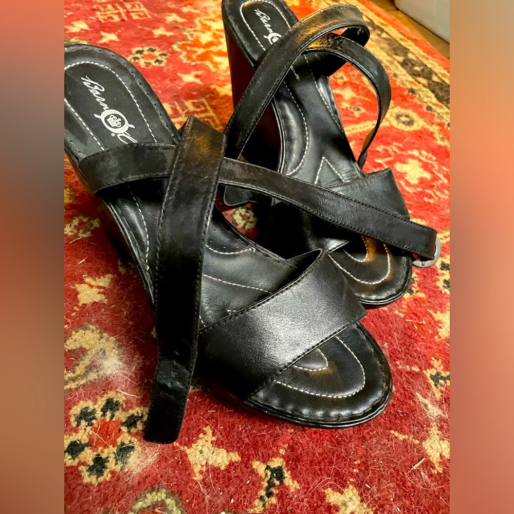 Born Crown black wedge platform sandals GUC sz 10